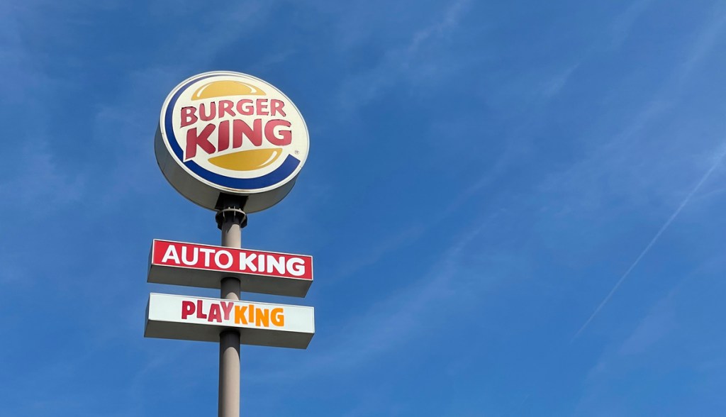 Imagem da matéria: Burger King vai premiar clientes com dogecoin, bitcoin e ethereum nos EUA