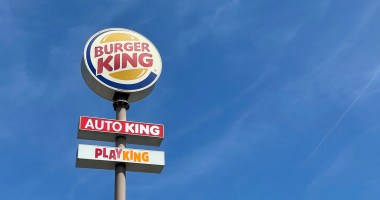 Imagem da matéria: Burger King vai premiar clientes com dogecoin, bitcoin e ethereum nos EUA