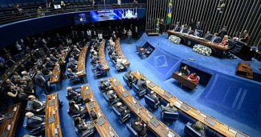Imagem da matéria: Comissão do Senado aprova PL das criptomoedas; Flávio Bolsonaro votou a favor do projeto