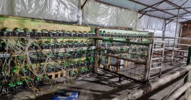 Imagem da matéria: Polícia de Kosovo confisca centenas de máquinas de mineração de bitcoin em meio a crise de energia