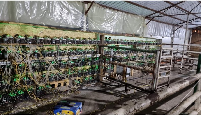 Imagem da matéria: Polícia de Kosovo confisca centenas de máquinas de mineração de bitcoin em meio a crise de energia