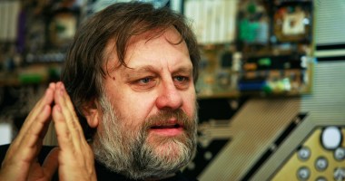 Imagem da matéria: Bitcoin nasceu para descentralizar, mas já criou sua elite de 1%, diz filósofo de esquerda Slavoj Zizek