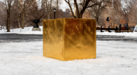 Imagem da matéria: Cubo de ouro avaliado em US$ 11,7 milhões aparece no Central Park de Nova York