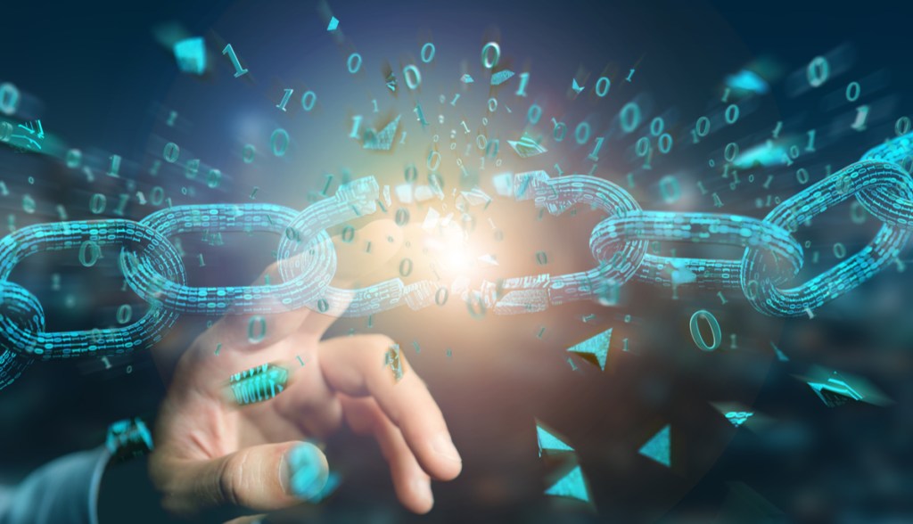 Imagem da matéria: Buterin alertou sobre riscos em pontes de Ethereum e Solana, como a hackeada essa semana