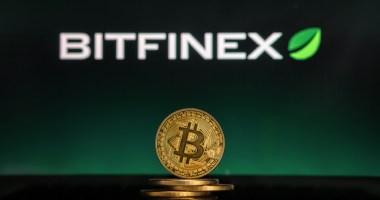 Imagem da matéria: Hacker movimenta 94 mil bitcoins da corretora Bitfinex cinco anos após o roubo
