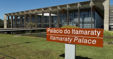 Imagem da matéria: Itamaraty volta a cobrar conhecimento sobre criptomoedas em concurso para diplomata