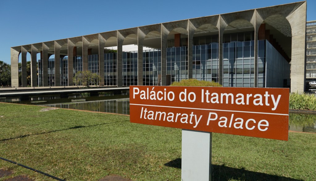 Imagem da matéria: Itamaraty volta a cobrar conhecimento sobre criptomoedas em concurso para diplomata