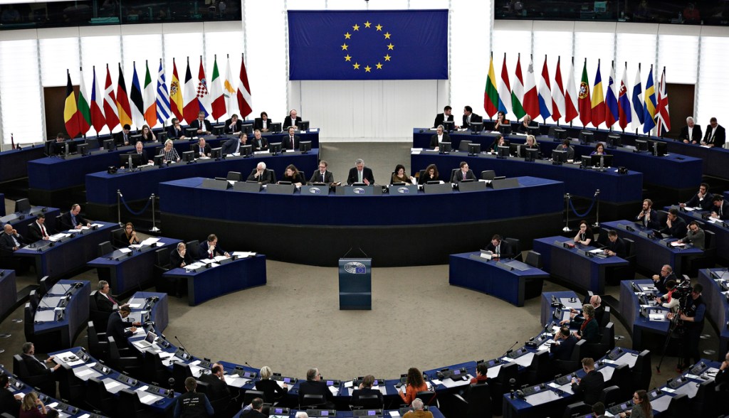 Imagem da matéria: Semana no CriptoTwitter: Europa vota regulação das criptomoedas e pop star se revela colecionadora de NFTs