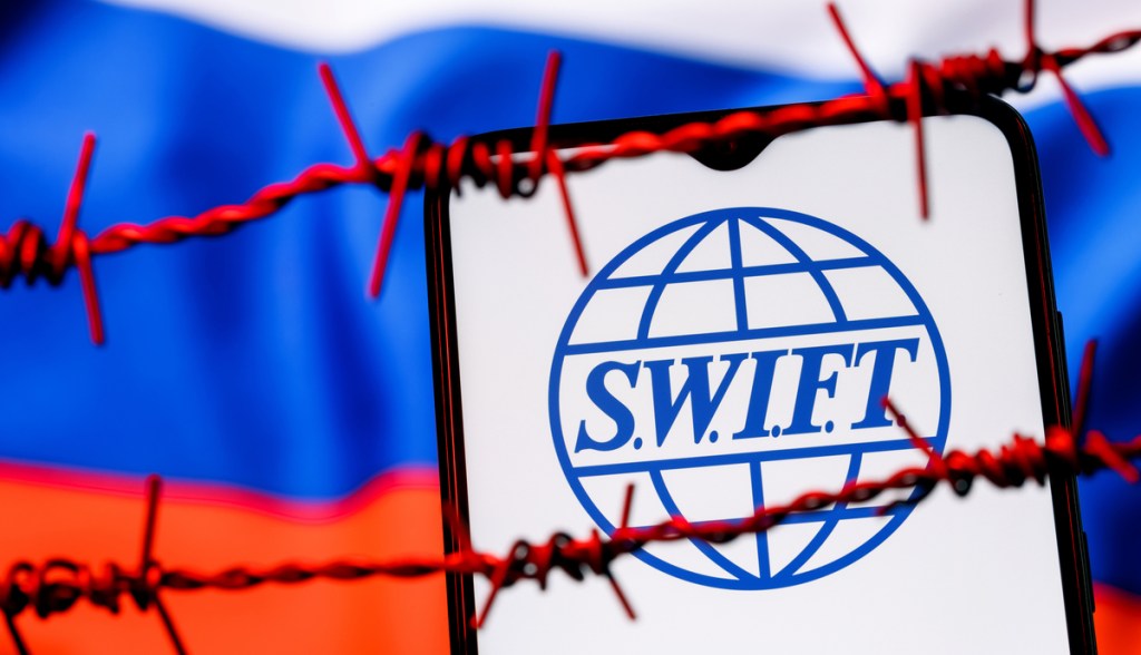 Imagem da matéria: É possível utilizar criptomoedas para burlar o SWIFT?