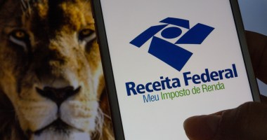 Montagem com um leão e o logotipo da Receita Federal do Brasil