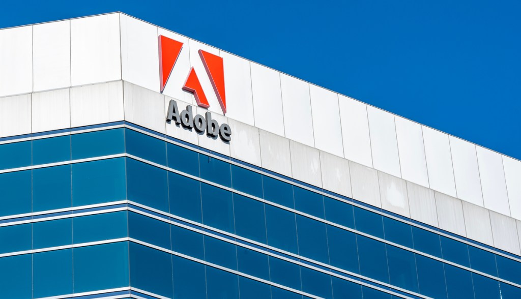 Imagem da matéria: Adobe escolhe Polygon para impulsionar NFTs na plataforma Behance