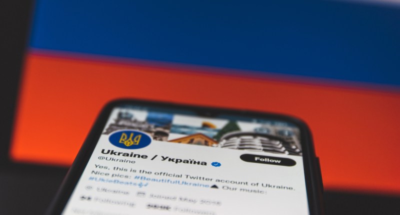 Imagem da matéria: A semana no CriptoTwitter: Ucrânia cancela airdrop e OpenSea bane usuários do Irã
