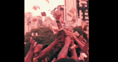 Imagem da matéria: Suposto empresário de NFTs “rico e misterioso” joga dinheiro para cima em São Paulo