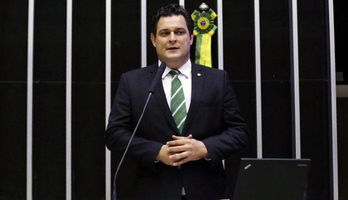Imagem da matéria: Deputado quer tornar impenhorável investimento em criptomoedas de até 40 salários mínimos