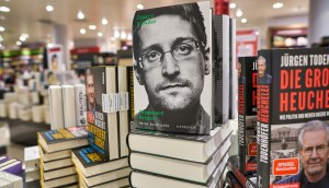 Imagem da matéria: Edward Snowden critica “centralização” da Solana; devs reagem