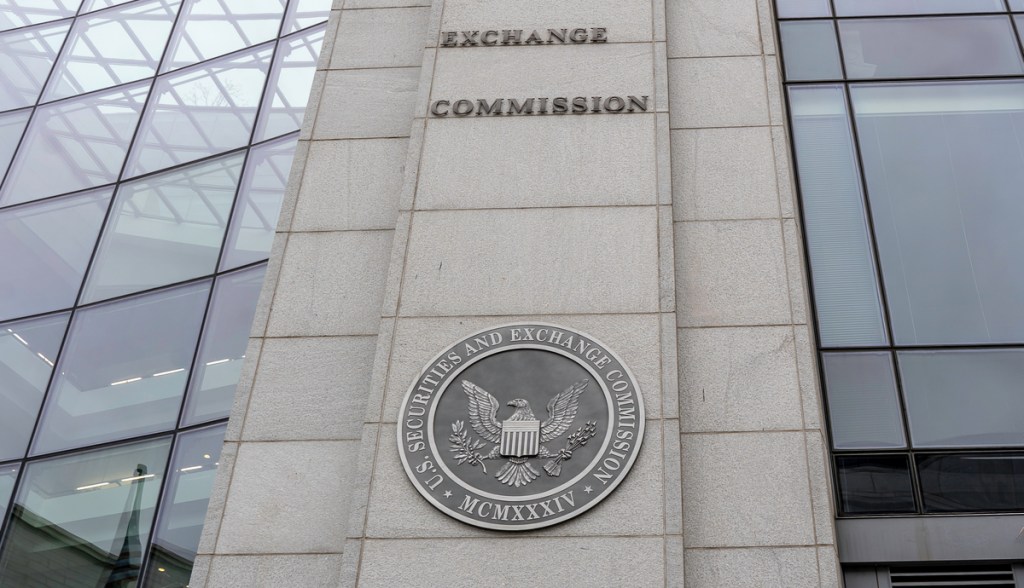 Imagem da matéria: Nova regra sobre corretoras nos EUA pode impactar partes do mercado cripto, afirma Coinbase