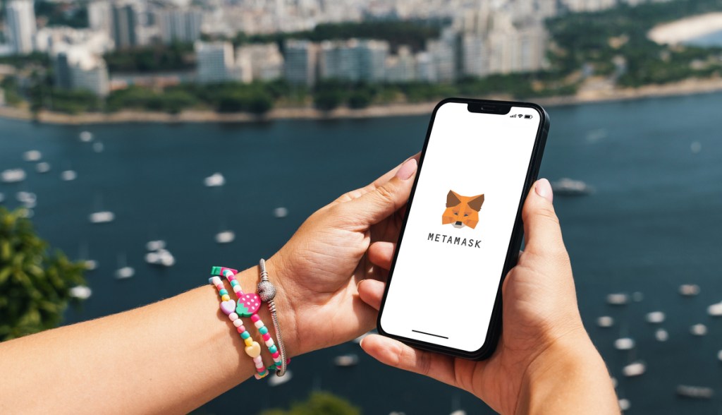 Imagem da matéria: MetaMask libera uso do PayPal para compra de Ethereum (ETH)