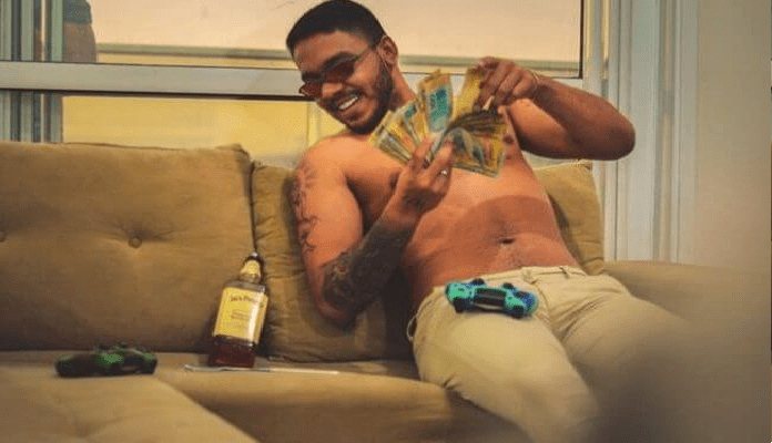 Imagem da matéria: Trader de IQ Option que espalhou outdoors de si mesmo é alvo de operação da PF no Tocantins