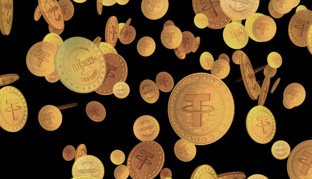 Moedas da Tether (USDT) flutuando em fundo preto