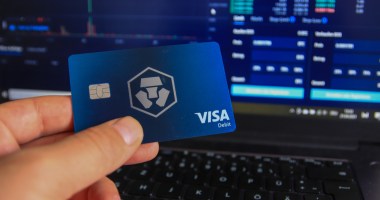 Imagem da matéria: Crypto.com corta recompensas de cartão de crédito e CRO cai 11%