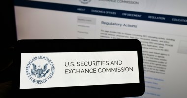 Imagem da matéria: Pedido de clareza da Coinbase sobre regras de cripto "deve ser negado" , diz CVM dos Estados Unidos