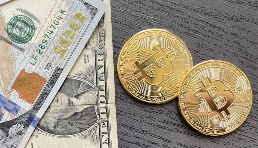 Imagem da matéria: Bitcoin pode liderar "superciclo das criptomoedas" com queda do dólar, dizem especialistas