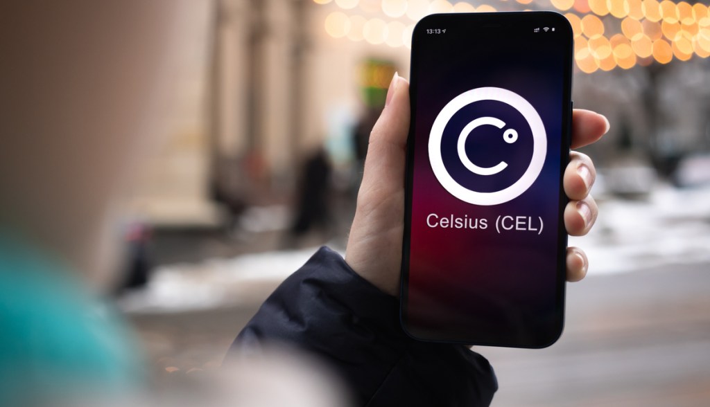 Imagem da matéria: Celsius trava saques de clientes e transfere mais de 100 mil ethers e 9 mil wBTC para corretora FTX