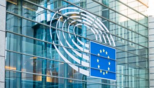 Imagem da matéria: Ritmo da regulamentação na Europa gera incerteza na indústria das criptomoedas