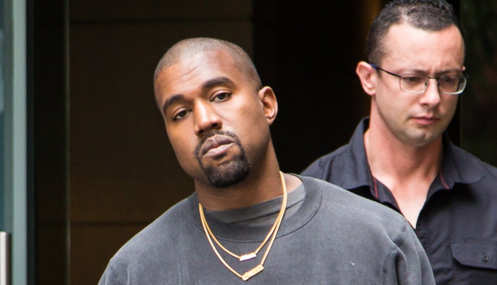 Imagem da matéria: Após se dizer contra NFTs, rapper Kanye West agora prepara lançamento de tokens não-fungíveis