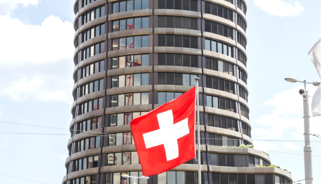 Torre do prédio do Banco de Compensações Internacionais (BIS) em Basel, na Suíça