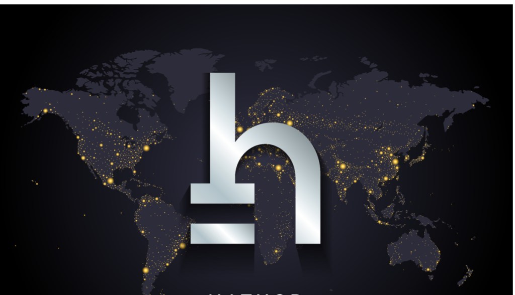 logo do token Hathor HTR com mapa mundi em preto ao fundo.jpg