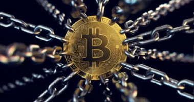 moeda de bitcoin sendo puxada por várias correntes 1