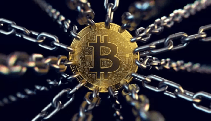 moeda de bitcoin sendo puxada por várias correntes 1