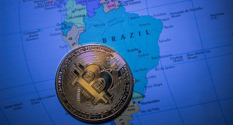 Imagem da matéria: Negociação de criptomoedas por brasileiros em corretoras estrangeiras cai pela metade, mostra Receita Federal