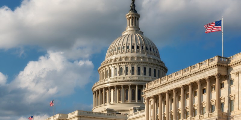 Câmara dos EUA apresenta proposta para isenção de imposto para stablecoins e regra para staking