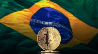 Bandeira do Brasil com moeda de Bitcoin