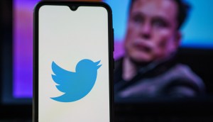 Imagem da matéria: Elon Musk vai finalizar compra do Twitter até esta sexta-feira (28), afirma Bloomberg