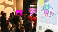 Imagem da matéria: Crianças do Chapadão visitam NFT.Rio para ver seus desenhos transformados em NFT em exposição