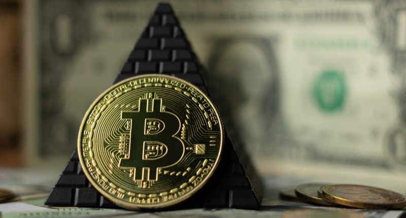 Imagem da matéria: Comparsa do "Príncipe do Bitcoin" é preso por aplicar golpe com pirâmide de criptomoedas