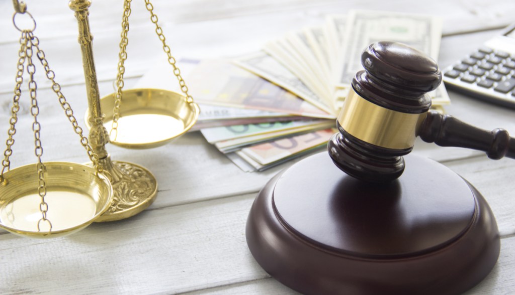 Imagem da matéria: Manhã Cripto: EUA multam projeto NFT; Mineradores estudam reembolsar Paxos por "dedo gordo" e CPI pode ser prorrogada