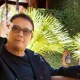 Robert Kiyosaki autor do livro Pai Rico Pai Pobre posa para foto