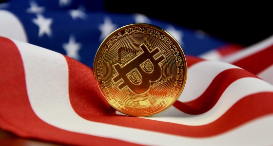 Imagem da matéria: Bitcoin salta acima de US$ 61 mil após governo dos EUA divulgar aumento do desemprego