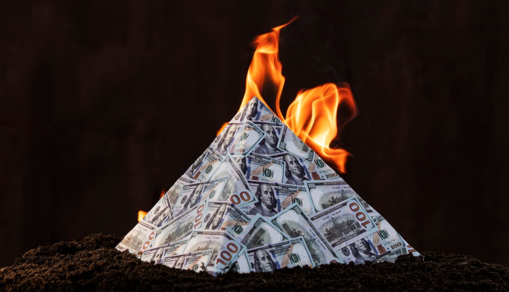 Imagem da matéria: Sócio de brasileiros acusados de montar pirâmide de US$ 100 milhões nos EUA se declara culpado