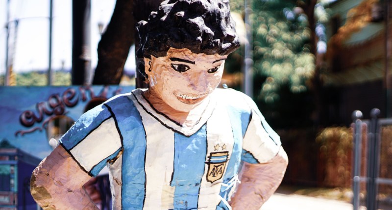 Estátua de Maradona