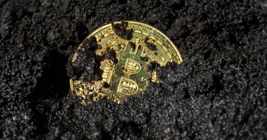 Bitcoin coberto de lama