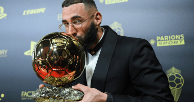 Benzema, vencedor da cerimônia Bola de Ouro de 2022