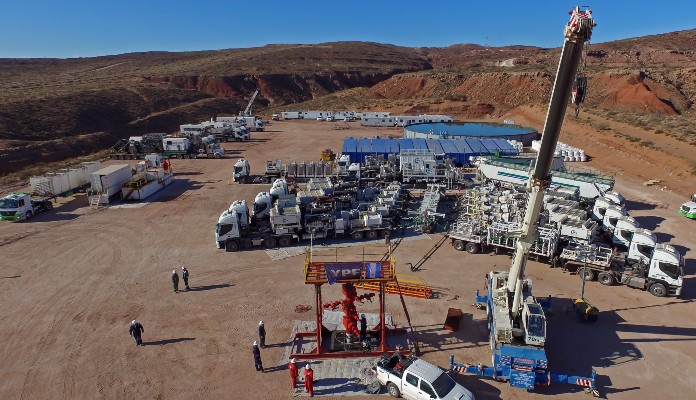 Imagem da matéria: Empresa estatal da Argentina usa gás de poços de petróleo para minerar criptomoedas