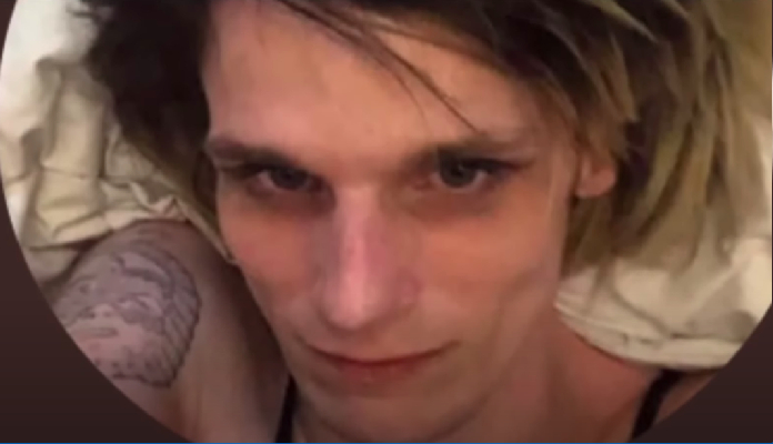 Paige hacker Q13 News reprodução youtube