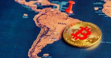moeda de bitcoin sobre o mapa da america latina
