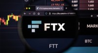 Lupa sobre o logotipo da FTX